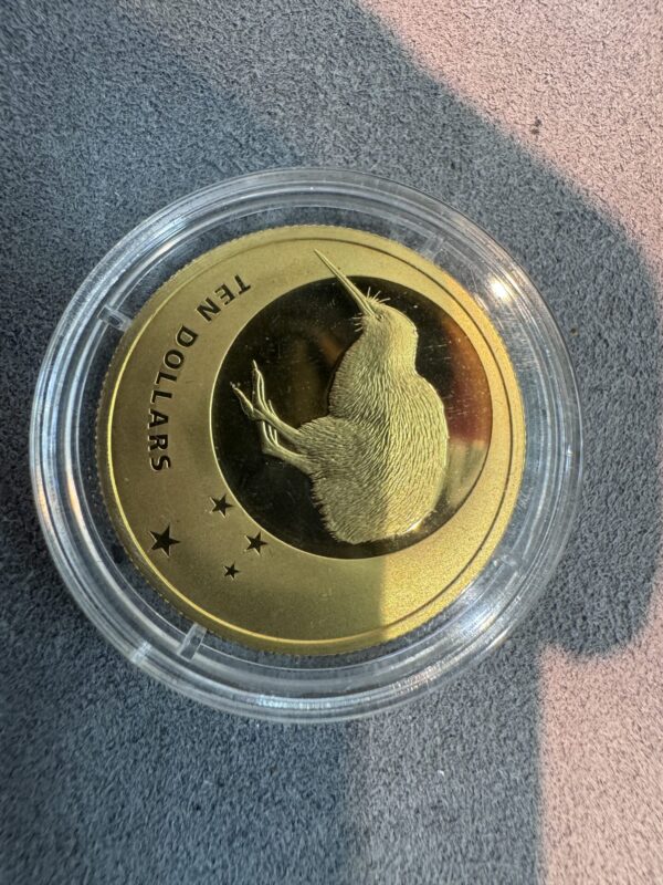 2010 Icons of New Zealand Gold Proof Coin - Image 4