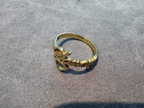 18k 18ct 750 Gold Ring 4.45g