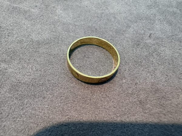 18k 18ct 750 Gold Ring 2.89g