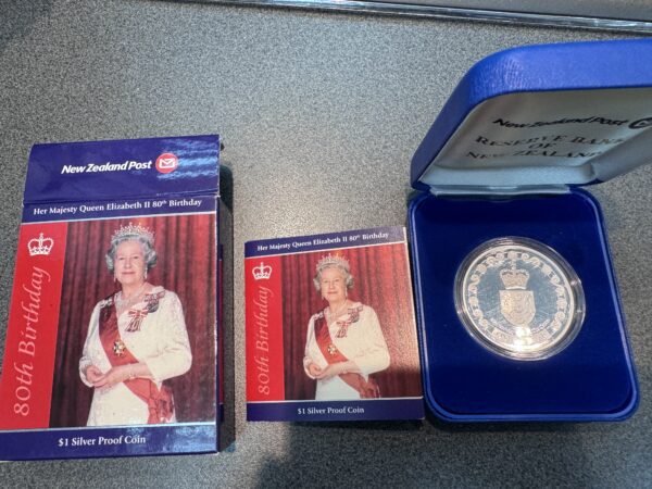2006 Queen Elizabeth II 80th Birthday 1oz Silver Proof Coin - Image 3