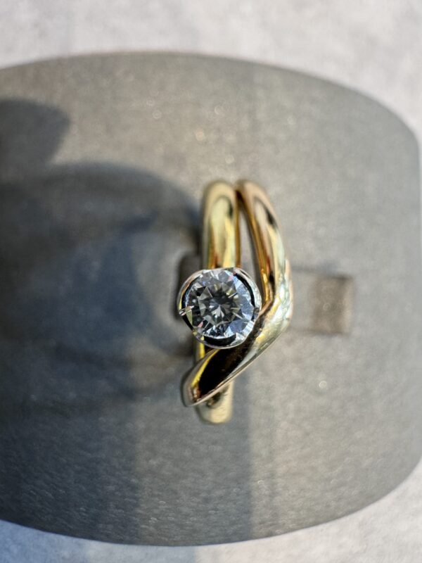 18k 18ct 750 Gold Ring 5.46g