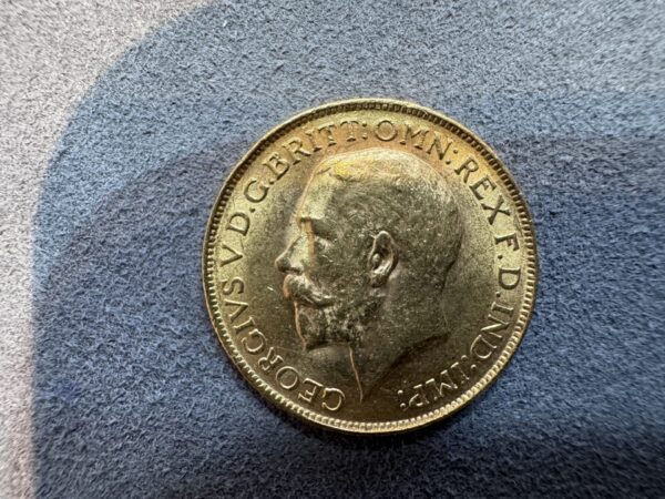 1928 Gold Sovereign Coin George V - Image 3