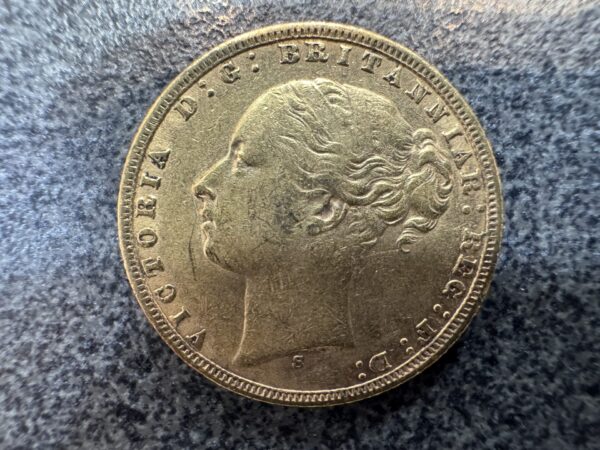 1872 Victoria Young Head Gold Full Sovereign Coin - Image 3