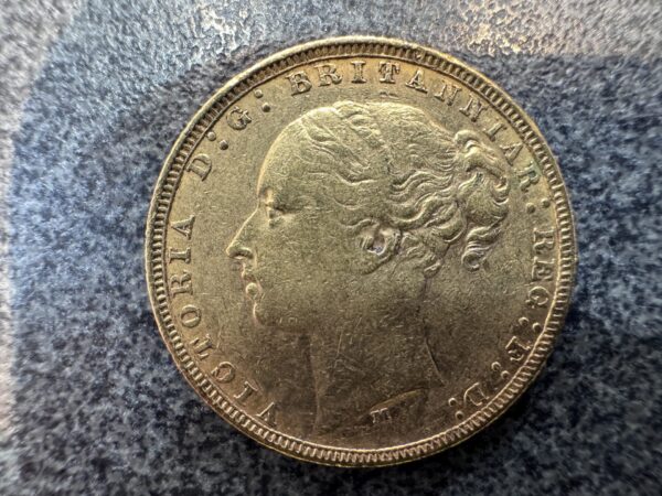 1880 Victoria Young Head Gold Full Sovereign Coin - Image 3