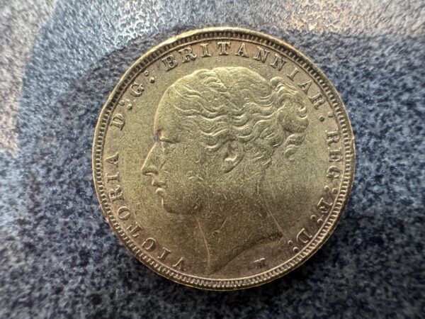 1886 Victoria Young Head Gold Full Sovereign Coin - Image 3