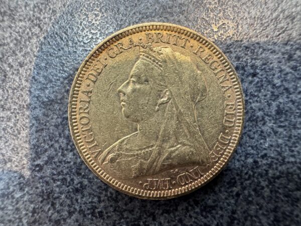 1896 Victoria Veiled Head Gold Full Sovereign coin - Image 3