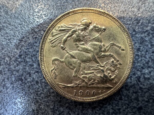 1900 Victoria Veiled Head Gold Full Sovereign coin