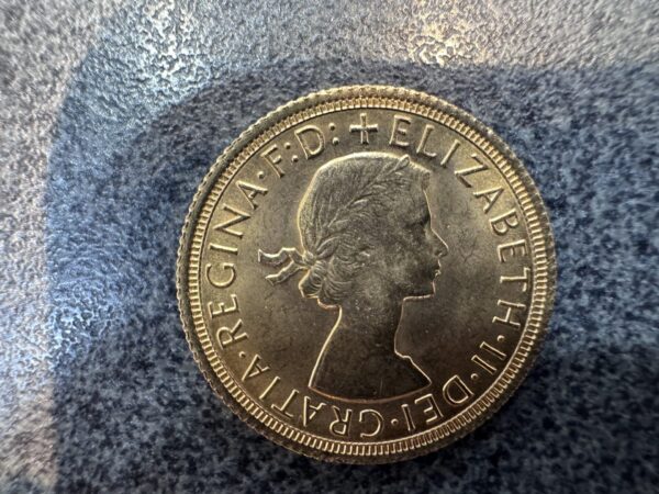 1967 Queen Elizabeth II Gold Full Sovereign Coin - Image 3