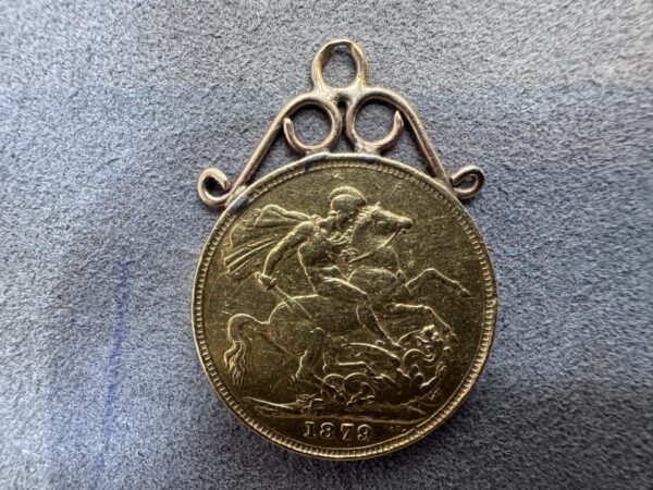 1879 Victoria Young Head Gold Full Sovereign Coin with 9ct gold - Image 3