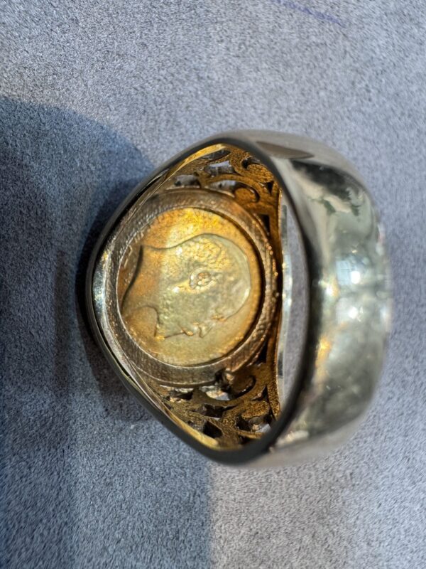 Half Sovereign Ring on 9k 9ct 375 Gold 14.61g - Image 10