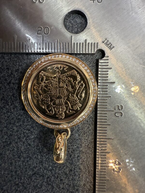 MHJ Michael Hill Full Sovereign Pendant with 0.30 Carat Diamonds in 10kt & 22kt Yellow Gold - Image 6