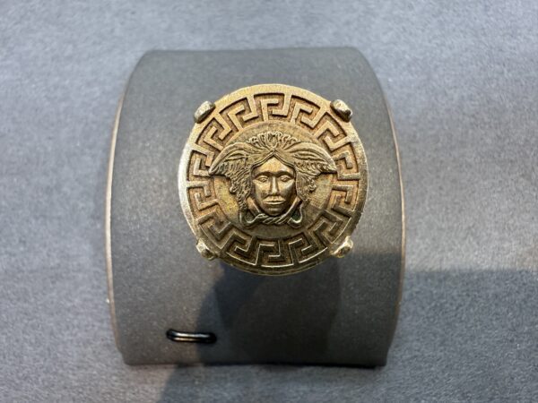 9k 9ct 375 Gold Ring 12.73g