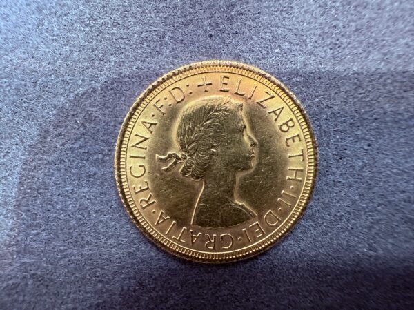 1968 Queen Elizabeth II Gold Full Sovereign Coin - Image 3