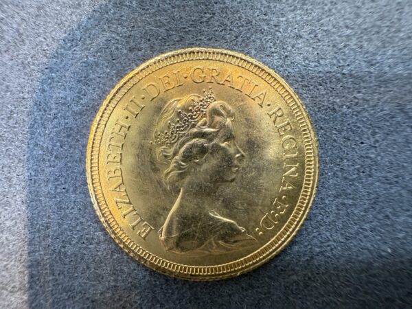 1974 Queen Elizabeth II Gold Full Sovereign Coin - Image 3