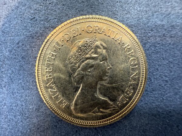 1980 Queen Elizabeth II Gold Full Sovereign Coin - Image 3